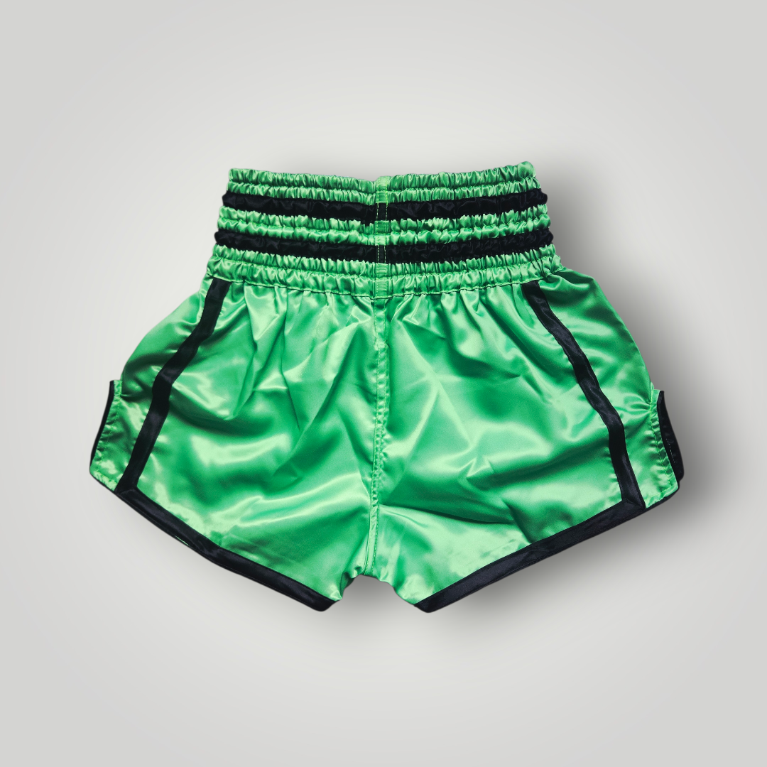 De 'Neon Strike' Muay Thai Shorts - Felgroen met Zwart | BERKGEAR