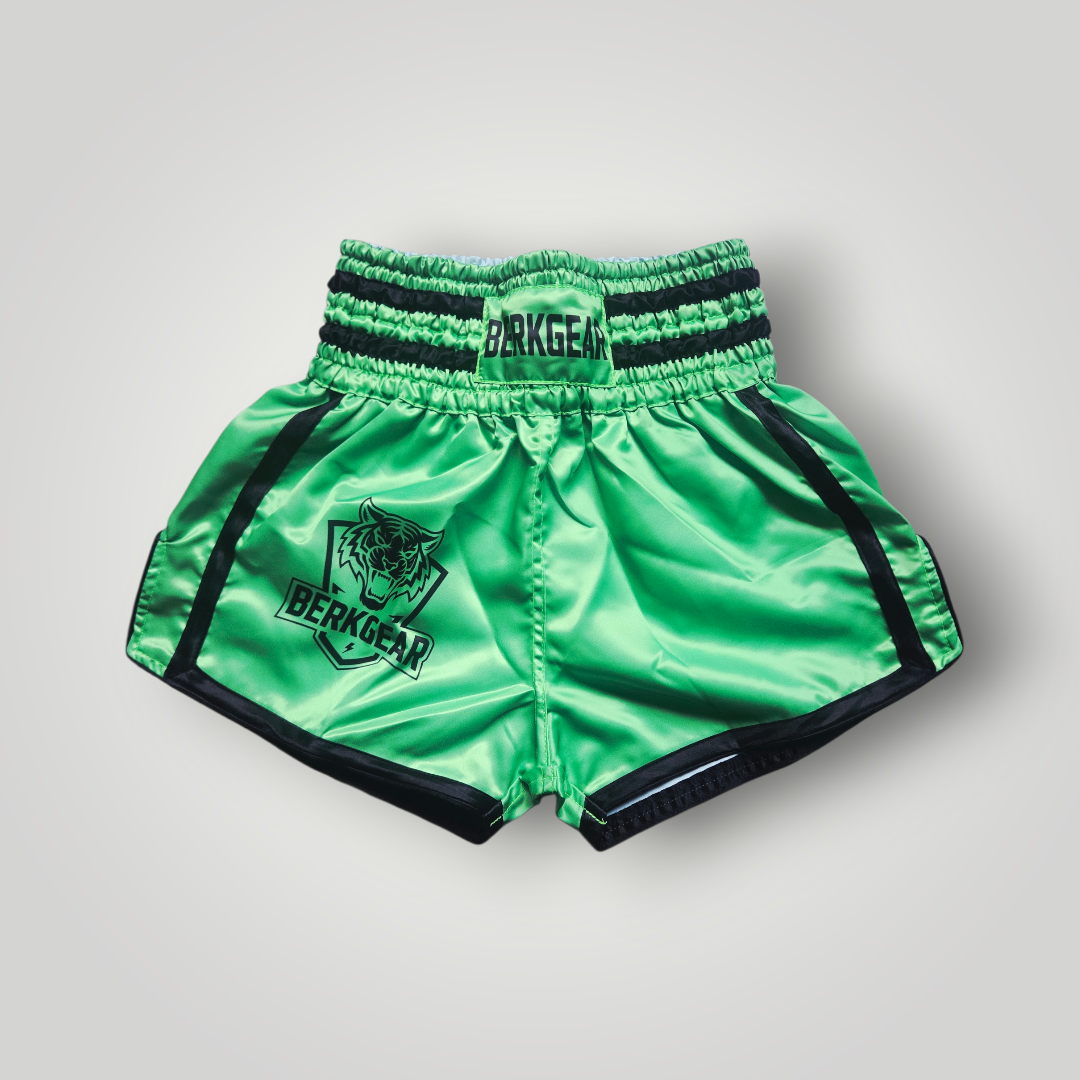 De 'Neon Strike' Muay Thai Shorts - Felgroen met Zwart | BERKGEAR