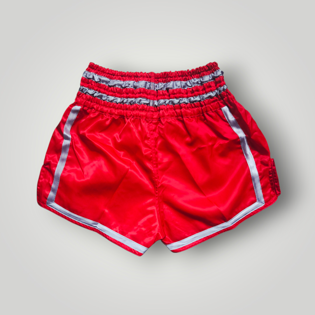 De 'Red Fury' Muay Thai Shorts | Satijn Rood met Zilver Tijger Logo | BERKGEAR